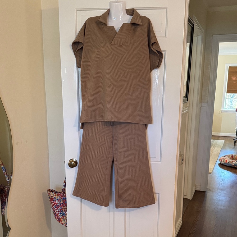 Elegant Brown Women's Wide Leg Pants & Top Set